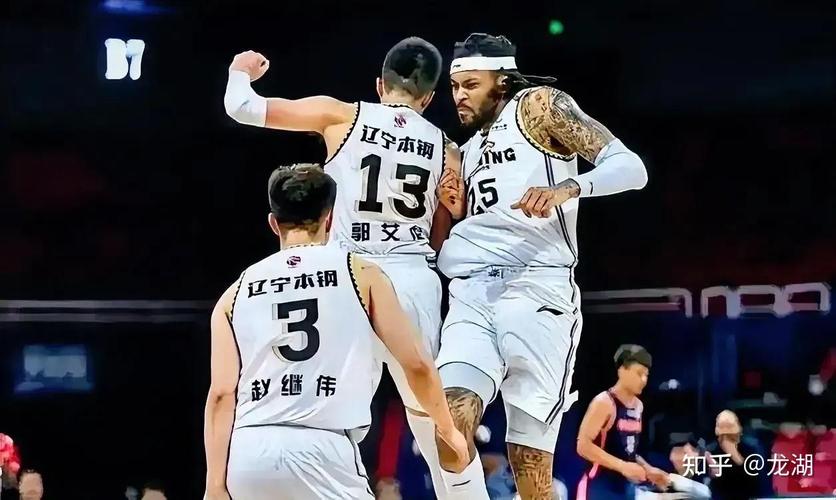 上海和辽宁男篮比赛